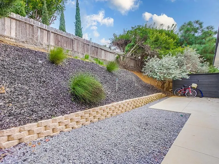 2550 Gregory Dr — Photo 47