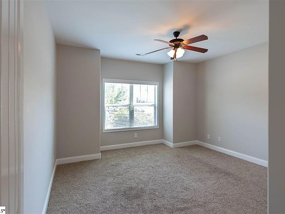 4th image of 204 Abbey Gardens Ln