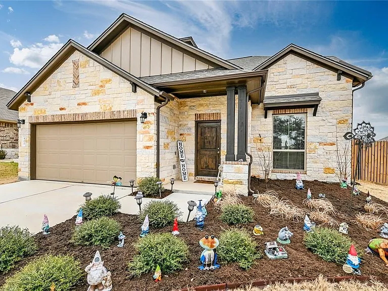 400 Lewisville Ln — Photo 3