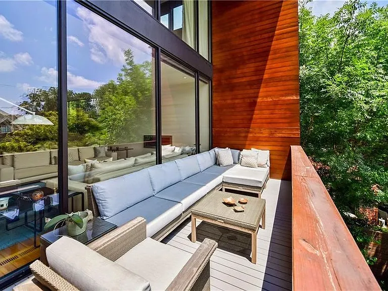 1020 Bellevue Dr NE — Photo 36