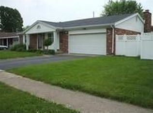 121 Roselawn Dr, Xenia, OH 45385