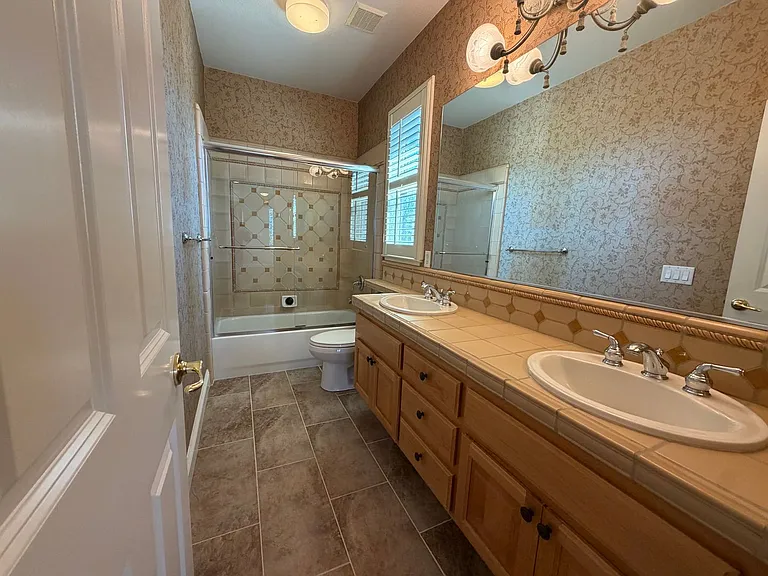 1014 Gamay Dr — Photo 34