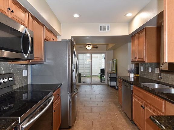 5th image of 12625 Memorial Dr APT 40
