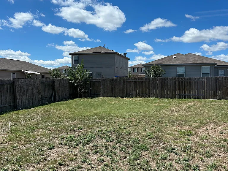 221 Millers Loop — Photo 10