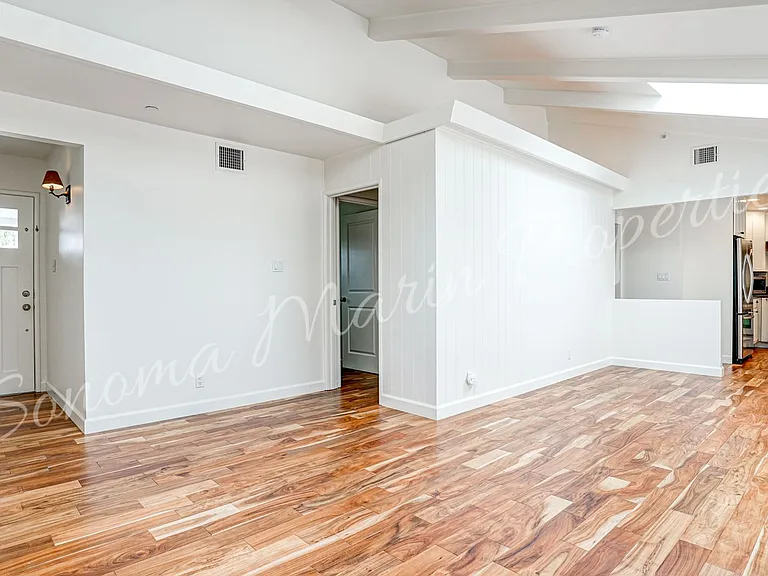 269 Karen Way — Photo 3