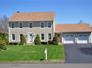4 Milo Peck Ln, Windsor, CT 06095