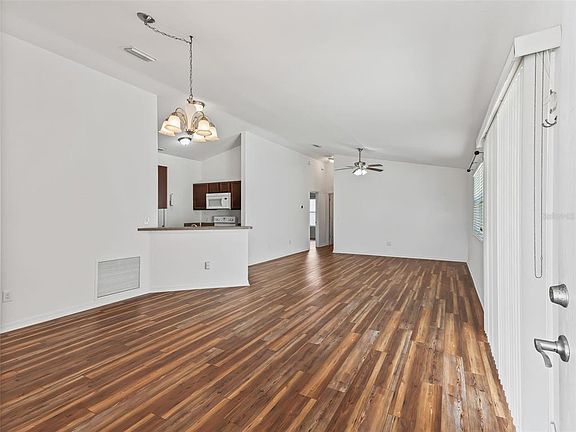 3rd image of 3046 Nutwood Ave