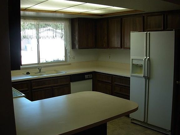 2nd image of 5935 N Brighton Ave
