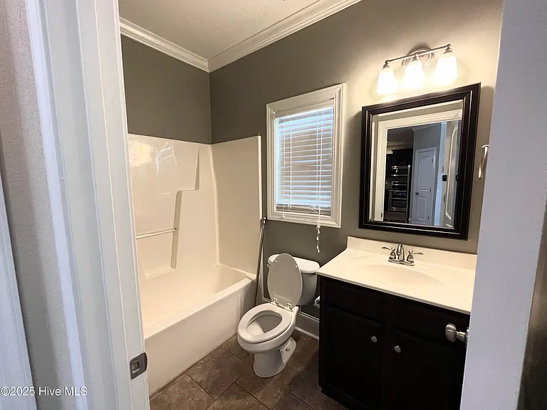 1860 Cambria Dr #B — Photo 7