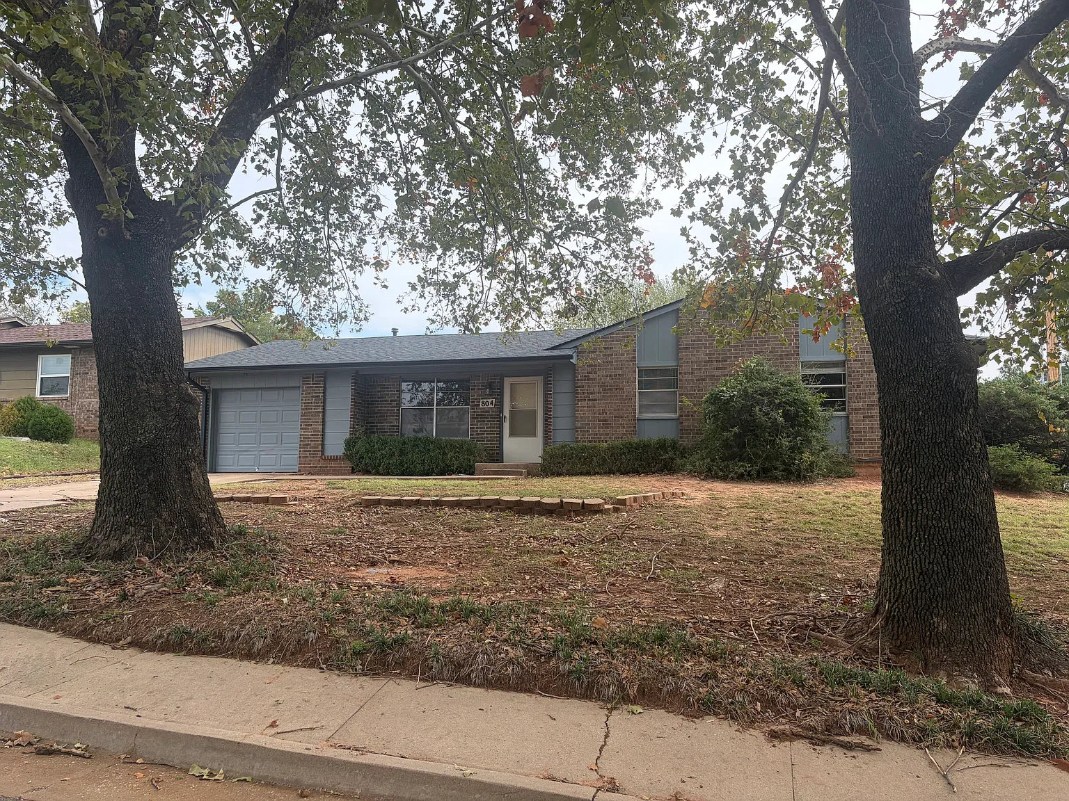 3 bed, 1.5 bath, 1176 sqft, $975 — Photo 2