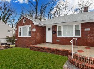 78 N Farview Ave, Paramus, NJ 07652