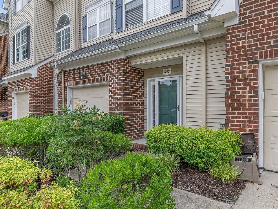 5277 Summer Cres