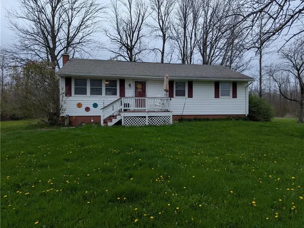 14965 Lakeshore Rd, Kent, NY 14477