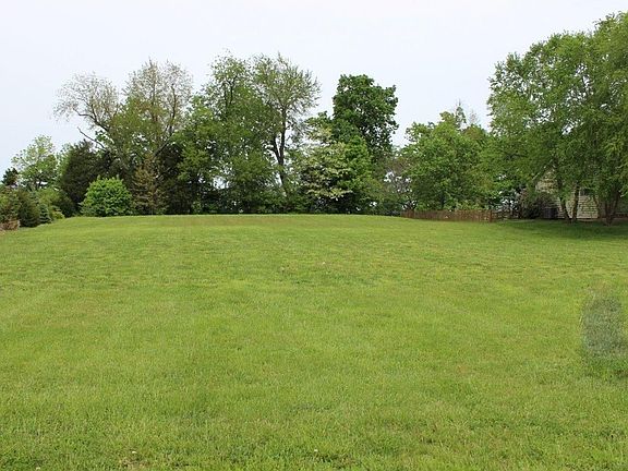 3rd image of 315 Briarcliff Ln