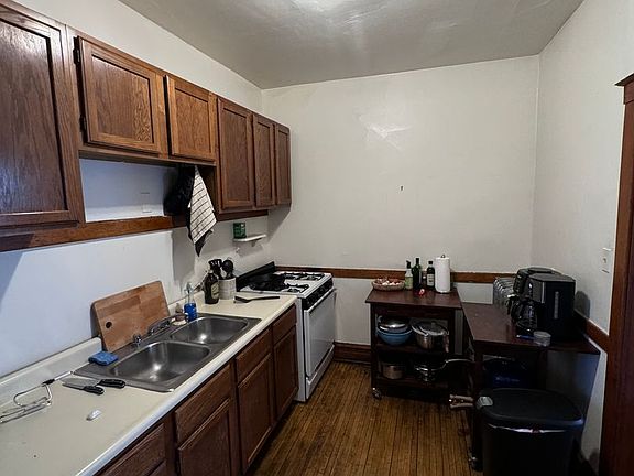 2nd image of 901-03 W Diversey Ave #901-1