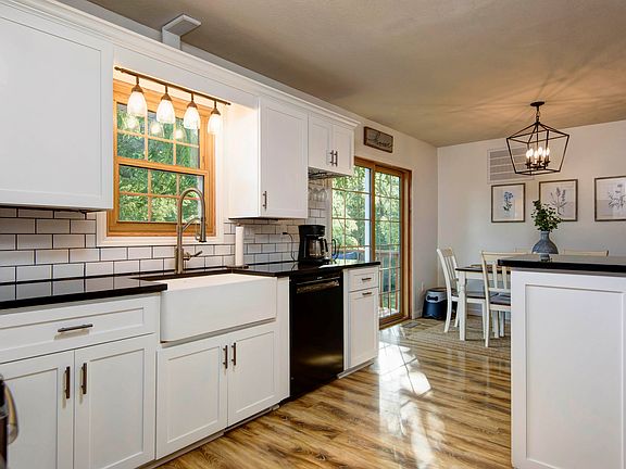 5th image of 3085 E Foxtail Ln
