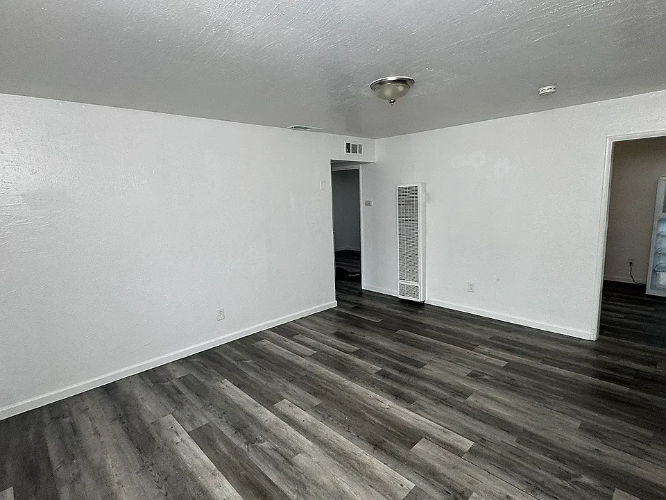 Living room Pic 2