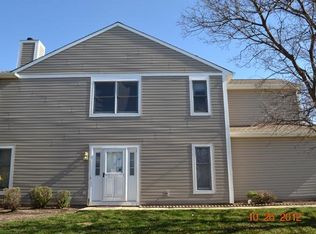 2338 Hamilton Pl, Schaumburg, IL 60194