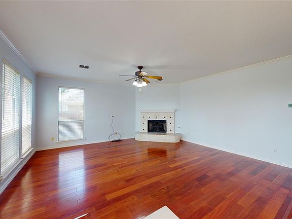 3rd image of 1909 Flatwood Dr