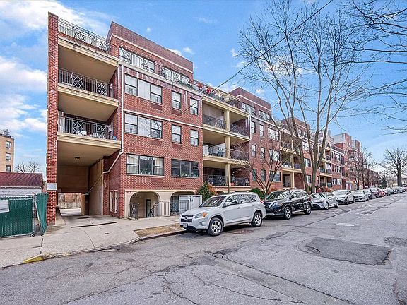 2nd image of 71-17 162nd St #4D