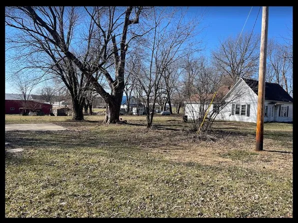 110 E Chariton St, Callao, MO 63534
