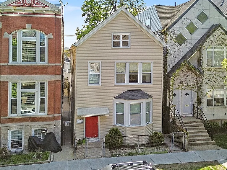 3143 N Southport Ave #1R — Photo 1