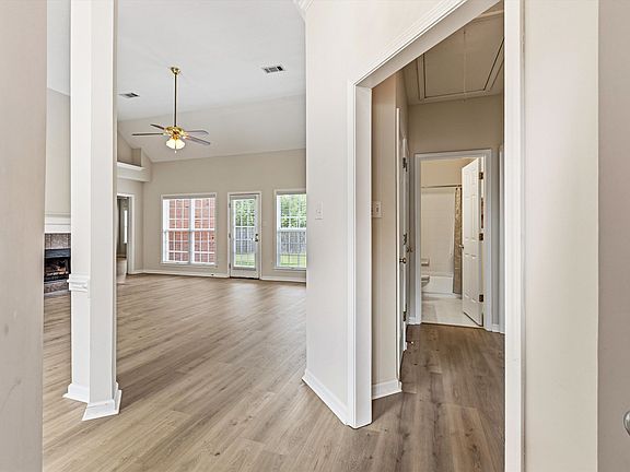 5th image of 452 Glenogle Ln