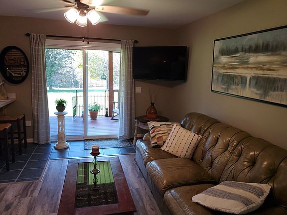 3rd image of 67 Fairway Villa Dr