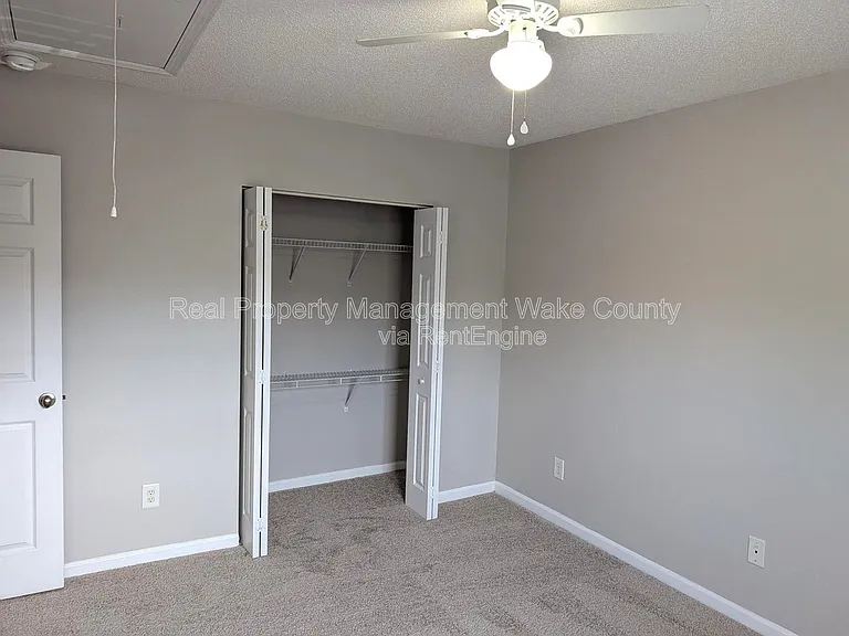 112 Graystar Rd — Photo 16