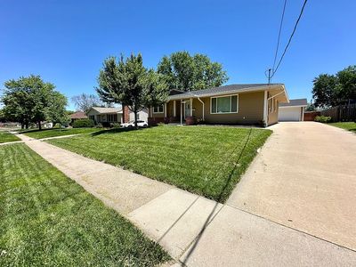 613 32nd St, West Des Moines, IA, 50265