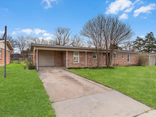 4328 Mackey Dr, North Richland Hills, TX 76180