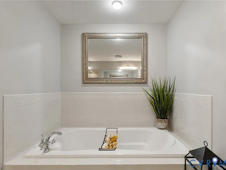 4820 Old Main St #301 — Photo 34