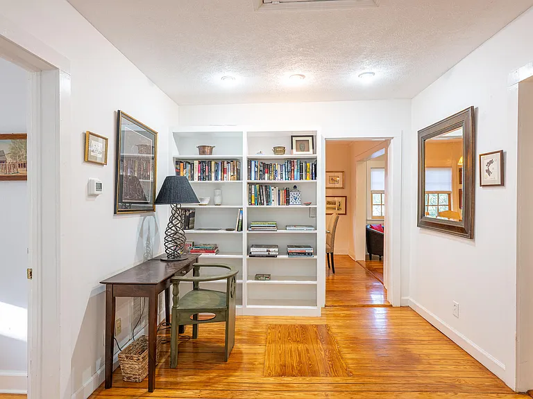566 Newberry St SW — Photo 11