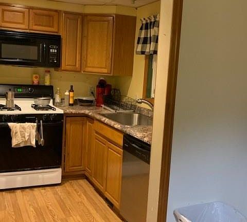 5th image of 21 Estate Dr