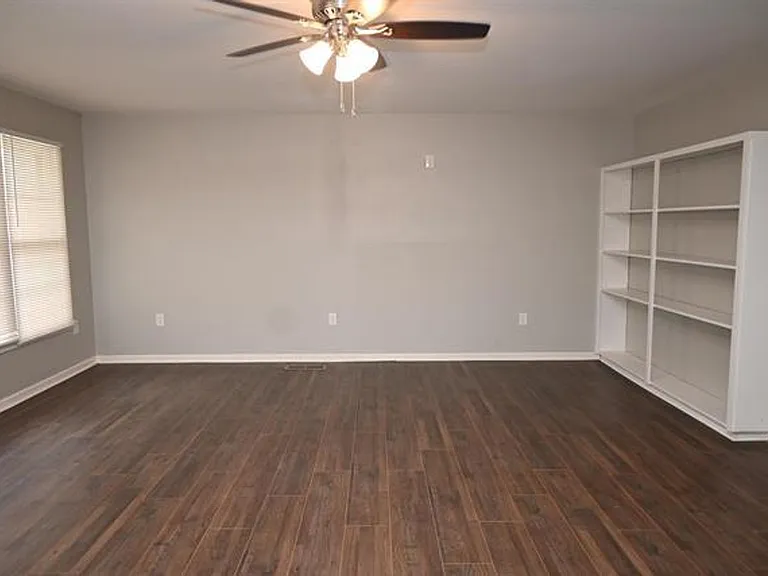 721 Maple Ave — Photo 3