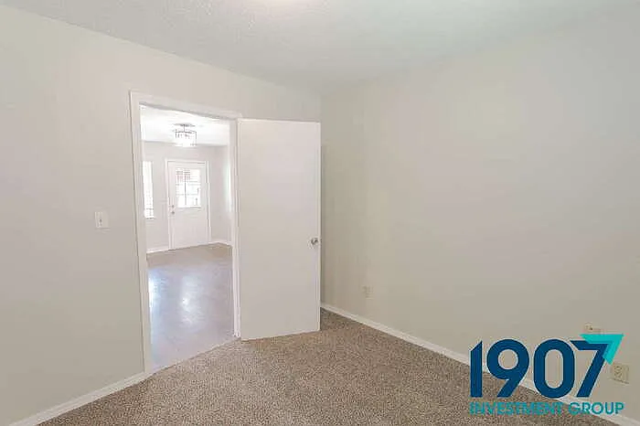 709 NW 16th St — Photo 18