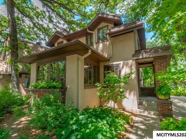 84 Linden Dr, Mason City, IA 50401