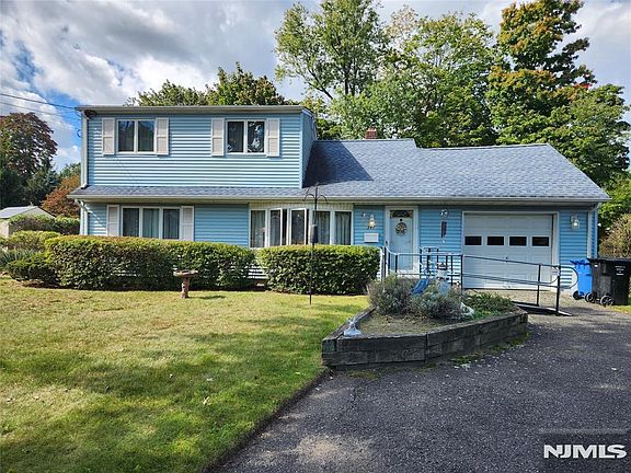 2nd image of 347 Verona Way