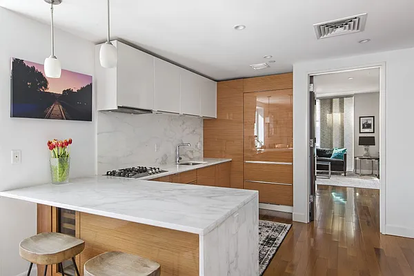 Sold by Compass | media 22