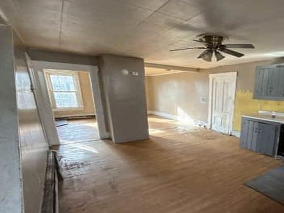 4th image of 35 Highland Avenue