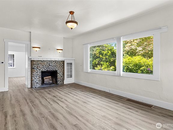 4th image of 1911 Burwell Street