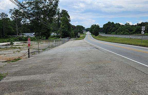4th image of 14971 Veterans Memorial Hwy