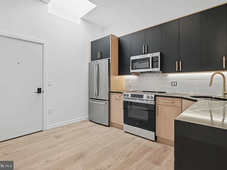 203 S 13th St #4B — Photo 5