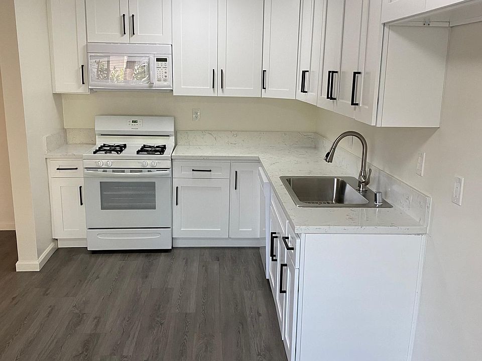 1st image of 5730 N Willard Ave #37