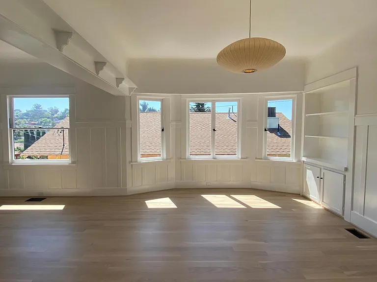 2260 Ewing St — Photo 15