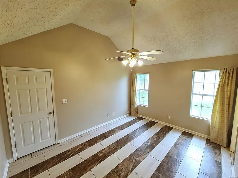 123 Meadowview Dr — Photo 11