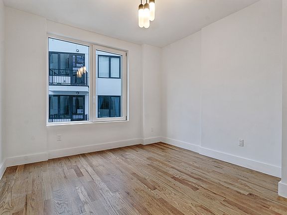5th image of 285 Metropolitan Ave #3C