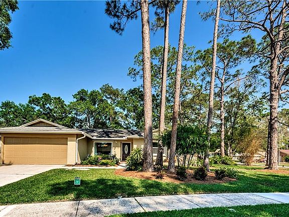 2nd image of 3625 Fairway Forest Cir