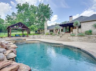 292 Eleven League Rd, Ennis, TX 75119