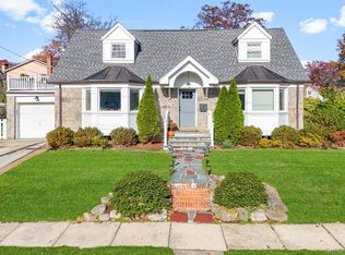 1096 Hunter Avenue, Pelham, NY 10803